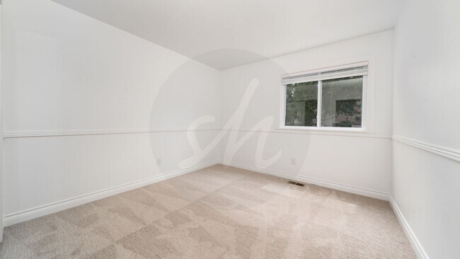 Building Photo - Beautiful Four Bedroom Home Near Broadmoor Bluffs