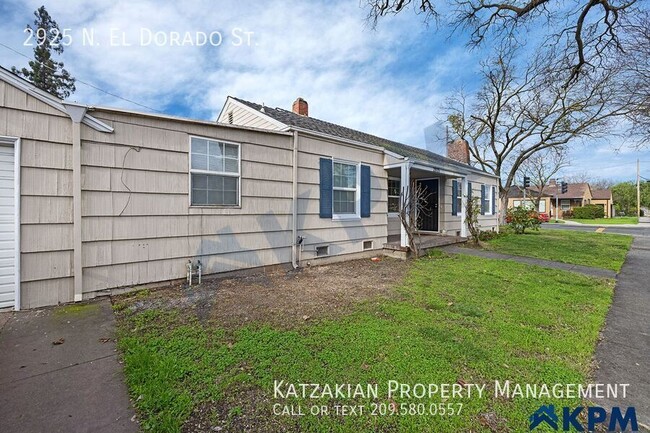 Building Photo - Charming 2-Bedroom 1-Bath + Bonus Room - H...