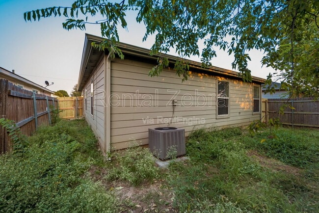 Building Photo - 10536 Towerwood Dr