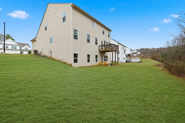 Building Photo - 520 Edgemore Rd