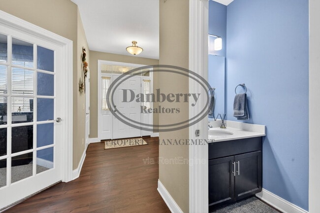 Building Photo - 24989 Reddington Ct