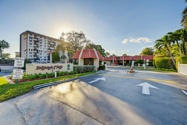Building Photo - 777 S Federal Hwy