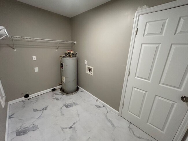 Building Photo - Spacious 4-Bedroom, 2-Bath Home Located in...