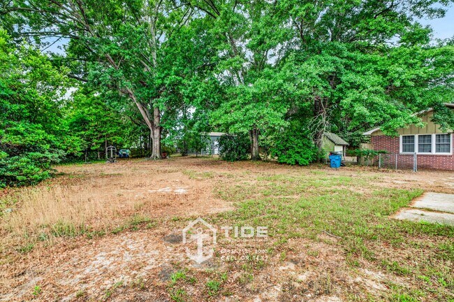 Building Photo - 123 E Edgefield Dr