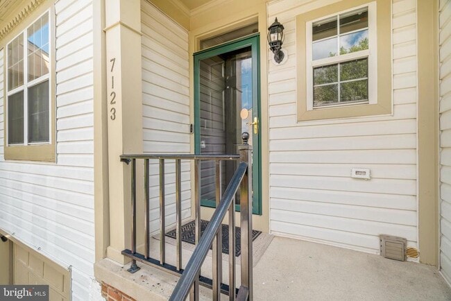 Building Photo - 7123 Gresham Ct E