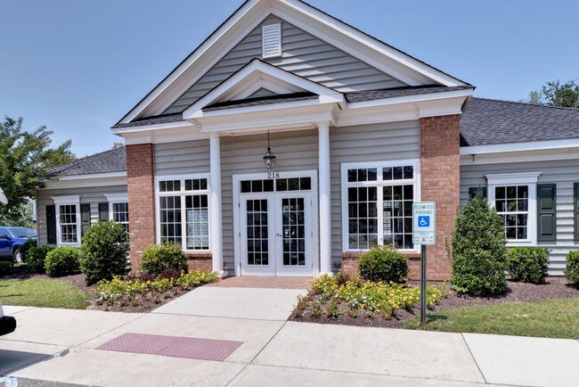 Building Photo - End unit Townhome in Riverwalk Townes