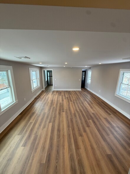 Building Photo - 184 Church St