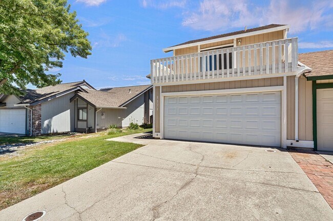 Building Photo - 3 Bedroom Home with Fireplace and LVP Flooring & 2-Car Garage!