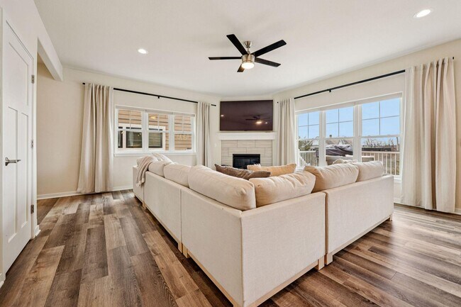 Building Photo - 2945 N 186th St