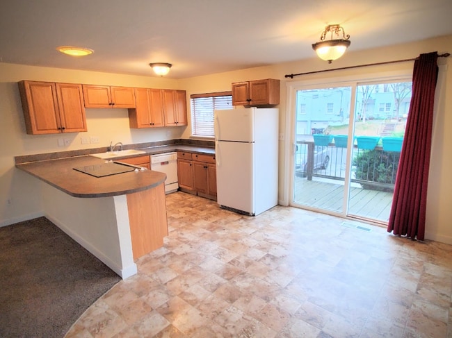 Building Photo - 19 W Walnut St