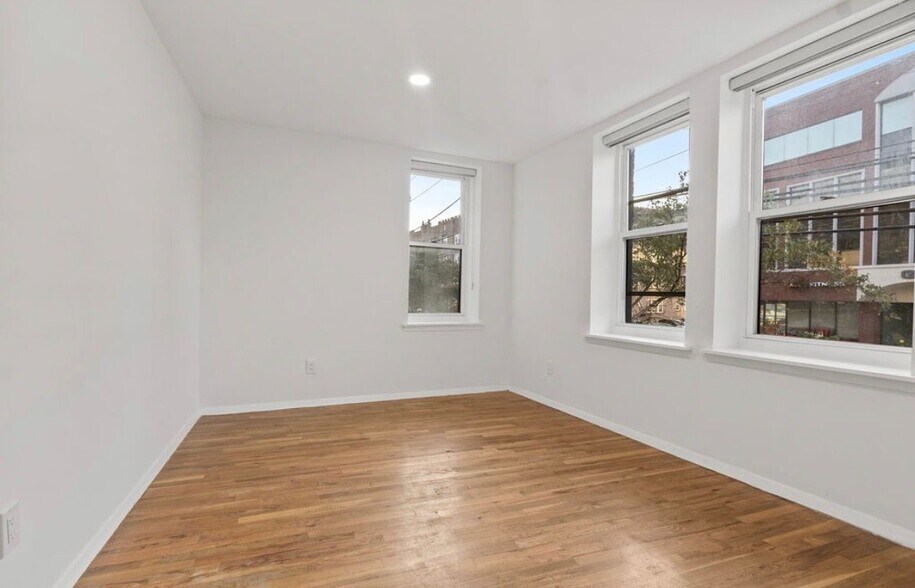 Building Photo - 109 Grand Ave