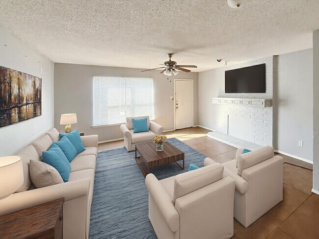 Building Photo - Charming 2-Bedroom Brick Home with Spaciou...