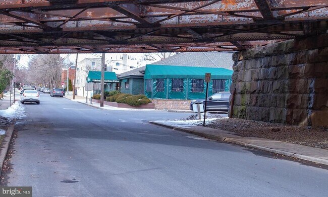 Building Photo - 1309 N Scott St