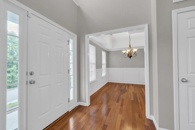 Building Photo - 5623 Crooked Creek Dr