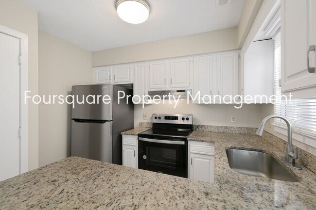 Building Photo - 1105 Timber Dr