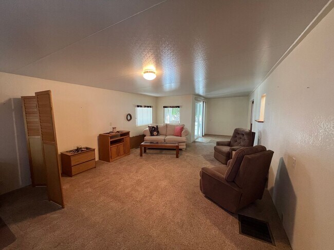 Building Photo - SHORT TERM FOOTHILLS RETREAT!