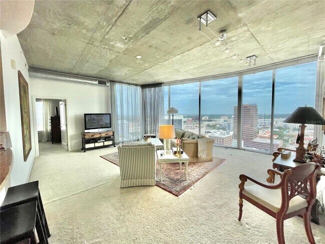 Building Photo - 155 S Court Ave