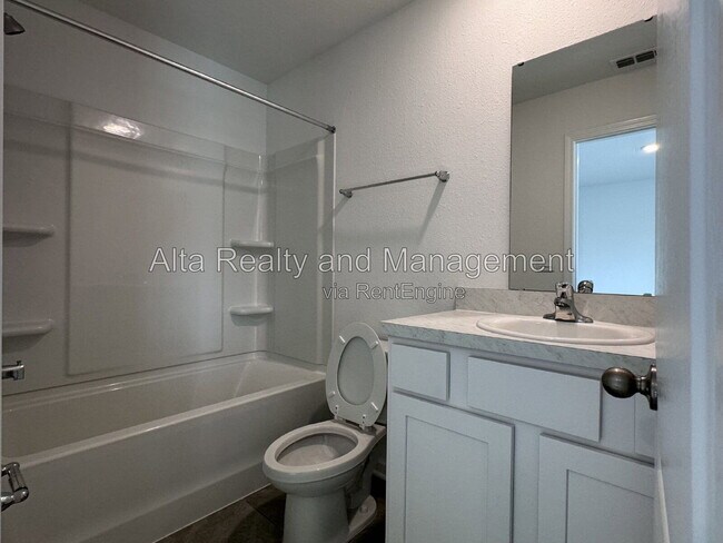 Building Photo - 39 Tidal Bch Ave