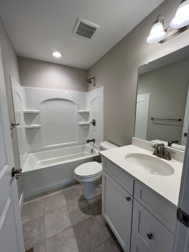 Building Photo - 2B/2B Berthoud Ranch Style Home Built with...