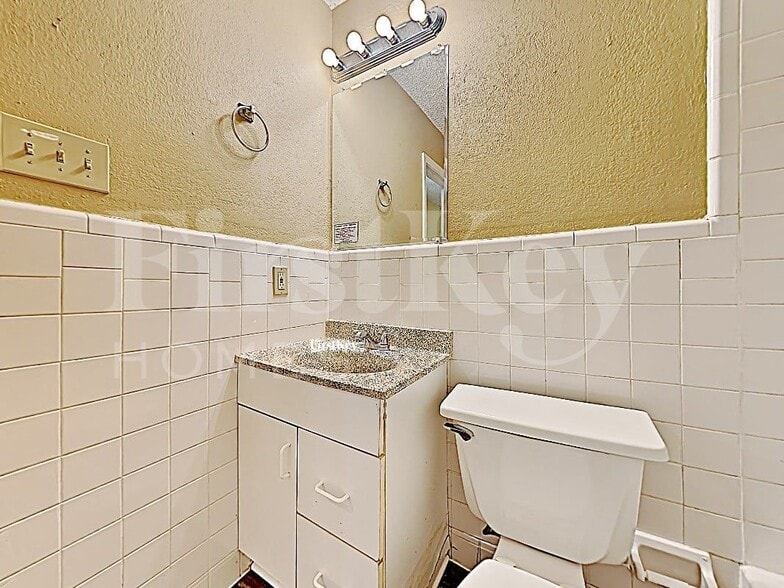Building Photo - 4428 Sahara Pl