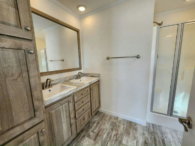 Building Photo - 214 Gazelle Dr