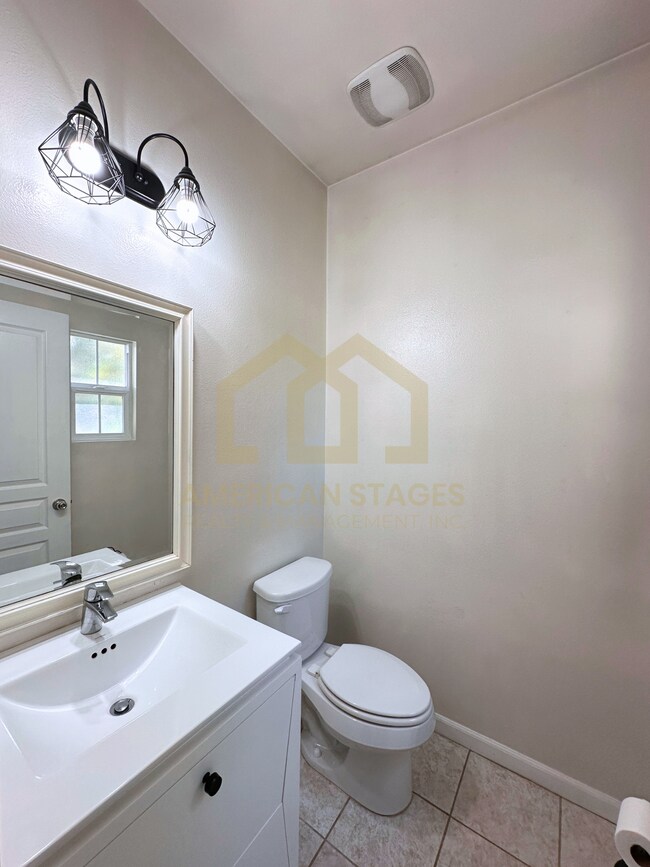 Building Photo - 1208 Meridian Way