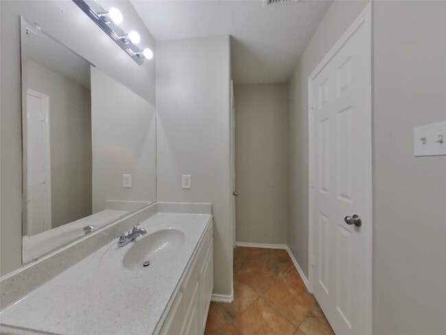Building Photo - 18451 Sunrise Pines Dr
