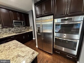 Building Photo - 4 Stonehaven Cir