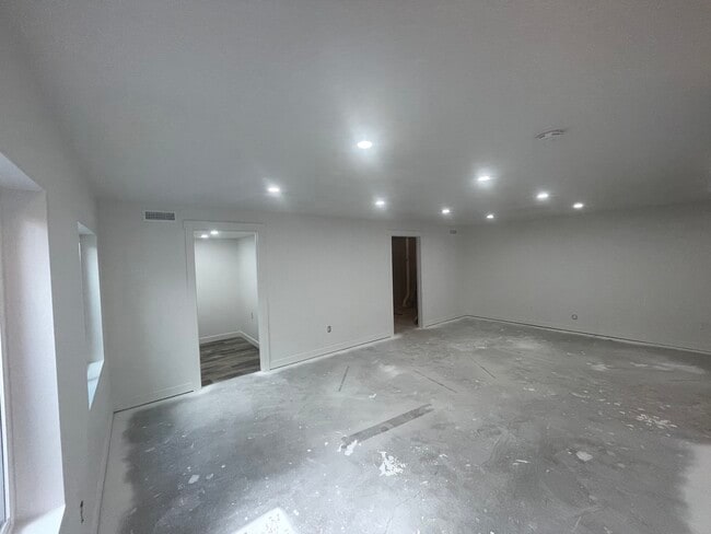 Building Photo - 6442 S Jordan Pkwy