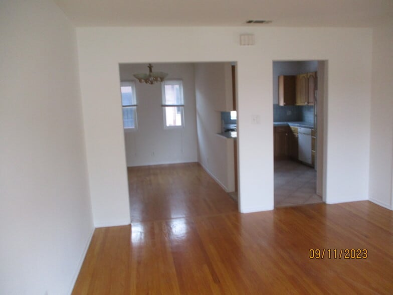 Primary Photo - 4400 Overland Ave