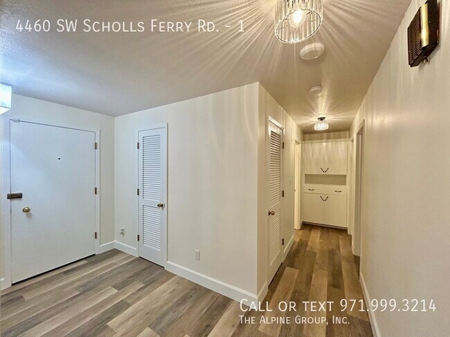 Building Photo - 4460 SW Scholls Ferry Rd