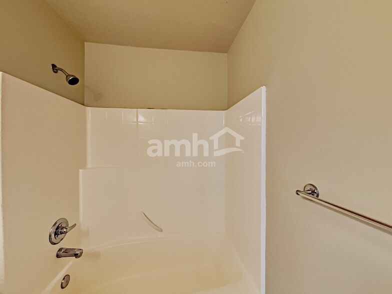 Building Photo - 6432 S High Bluff Dr