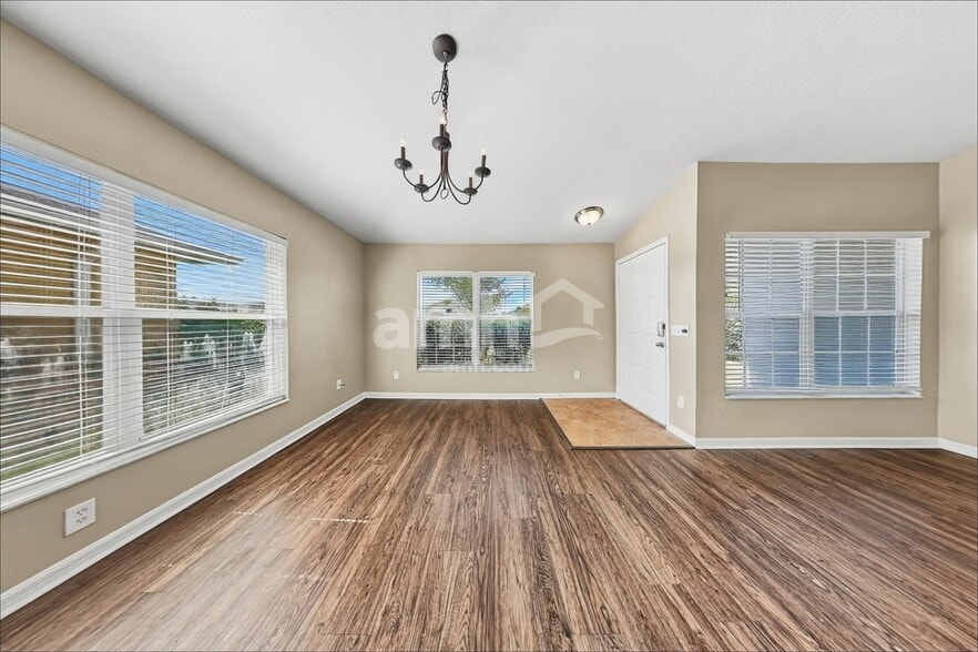 Building Photo - 12024 Cedarfield Dr