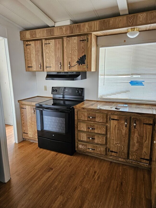 Building Photo - 2BED/2BATH MANUFACTURED HOME