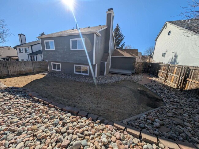 Building Photo - Charming 3-Bed, 2-Bath Home for Rent in Aurora – Backs to Open Space!