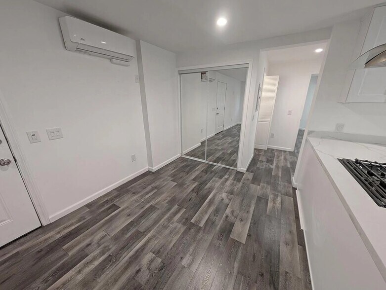 Building Photo - 4530 Whitsett Ave