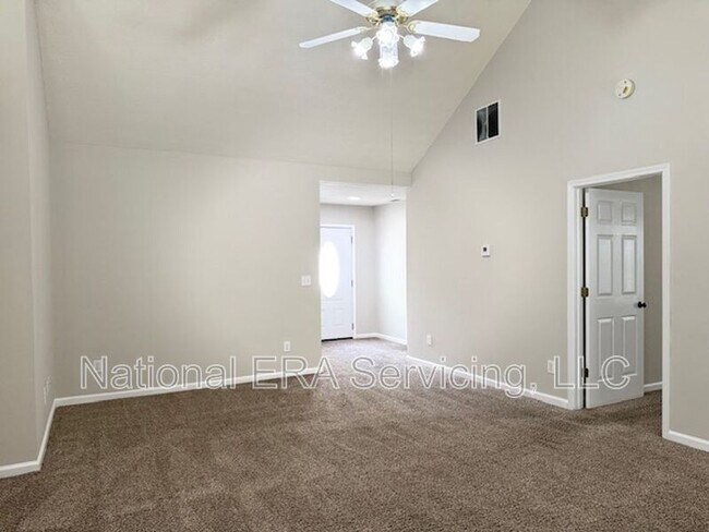 Building Photo - 2034 Elm Grove Ln