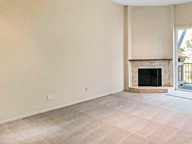 Building Photo - 532 Seaver Dr