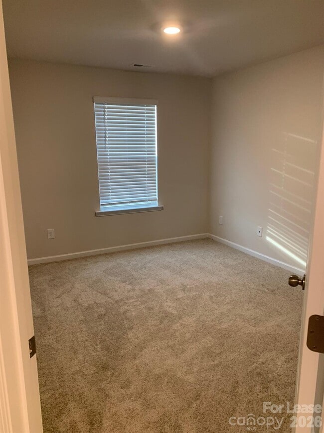 Building Photo - 446 Sagecroft Ln