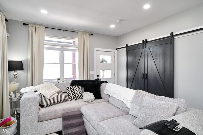 Building Photo - 1714 Milburn St