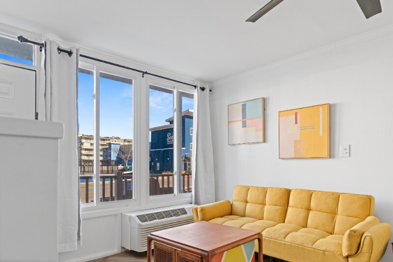 Building Photo - 7 45th St