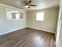 Building Photo - 3015 1st Pl