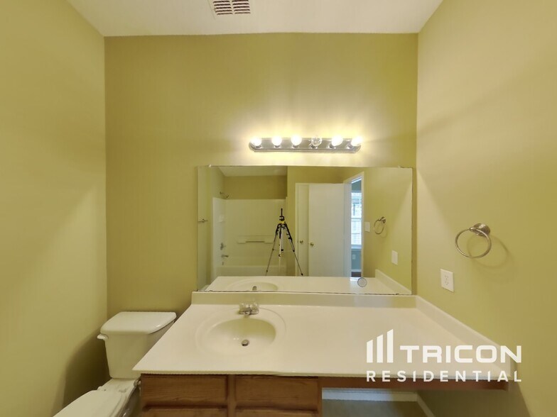 Building Photo - 4864 Madyson Ridge Dr