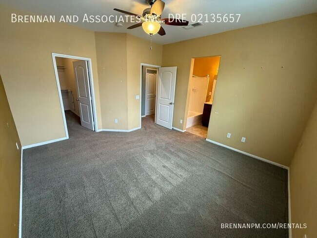 Building Photo - 1410 Heron St