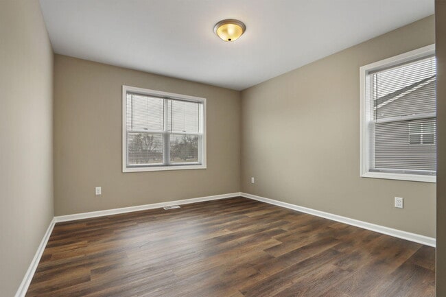 Building Photo - 342 Cattail Ct