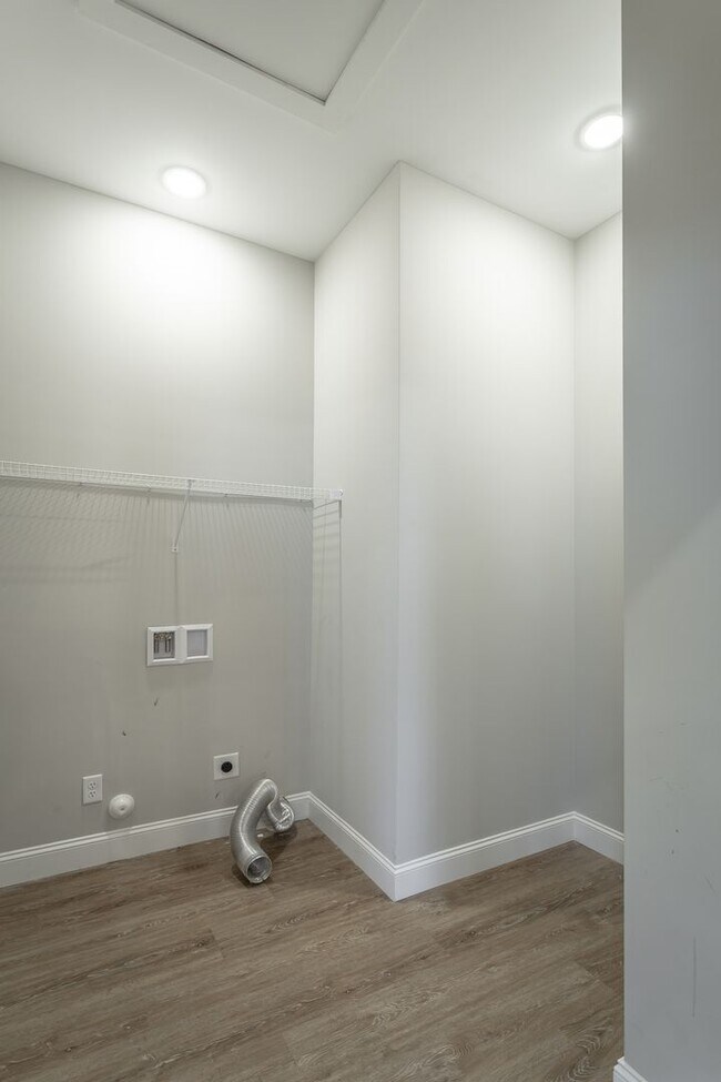 Building Photo - Brand new 3 bedroom 2 bath