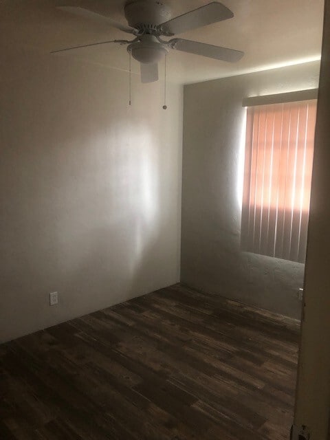 Building Photo - 1532 N El Rio Dr