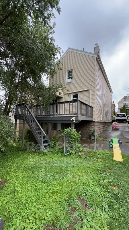 Building Photo - 625 Blanton St