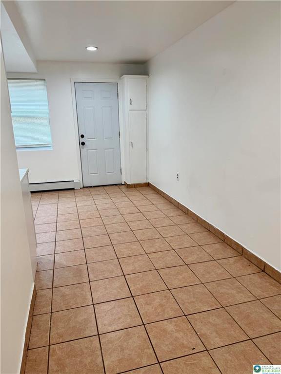 Building Photo - 689 W Brookdale St