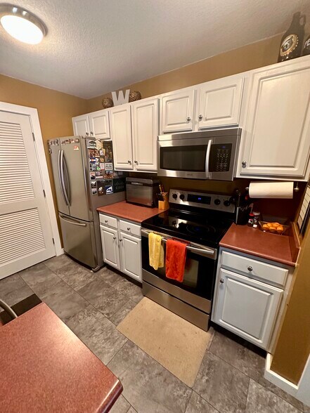 Building Photo - 518 N 5th St